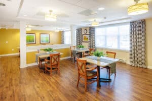 indoor dining and seating at Patewood Post Acute